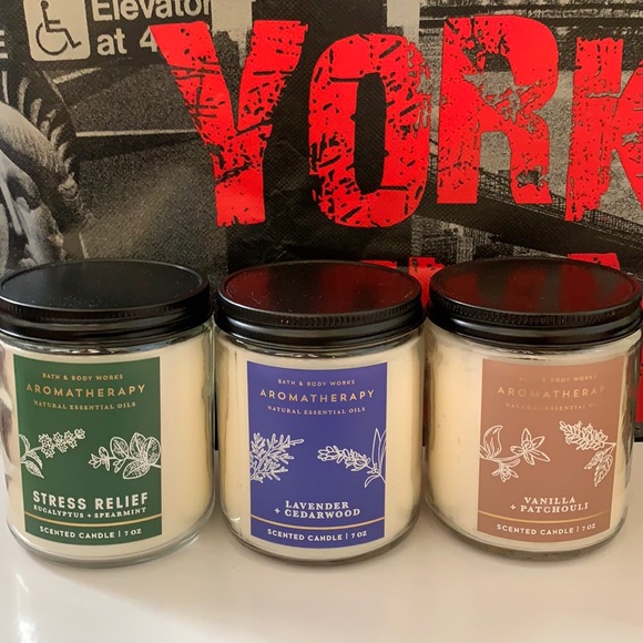 BATH AND BODY WORKS AROMATHERAPY CANDLE BUNDLE
